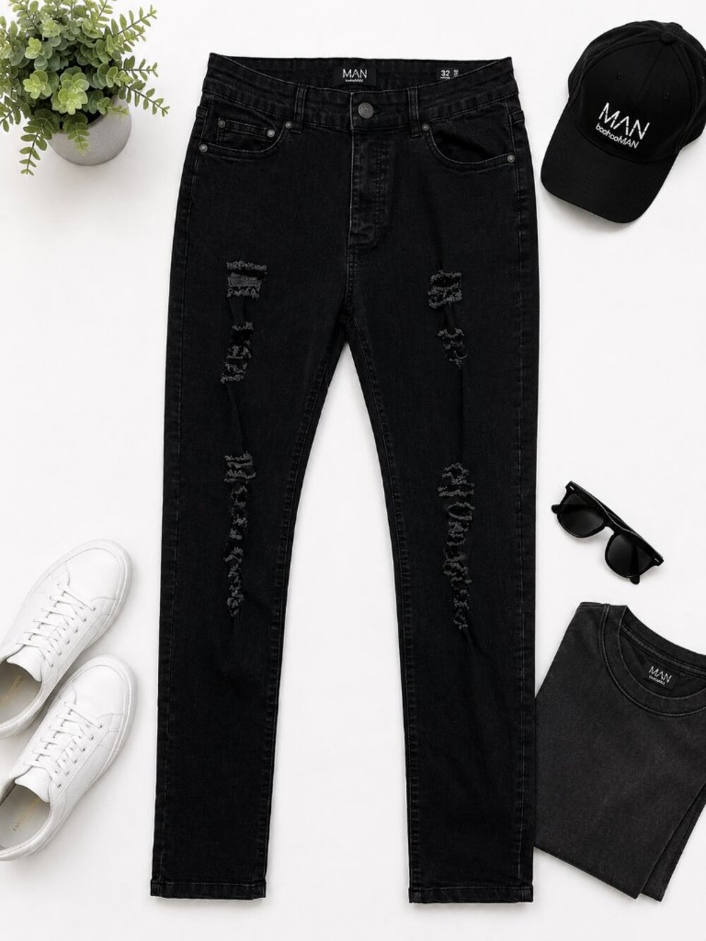 BoohooMAN Men’s Size 32R Black Distressed Ripped Skinny Jeans